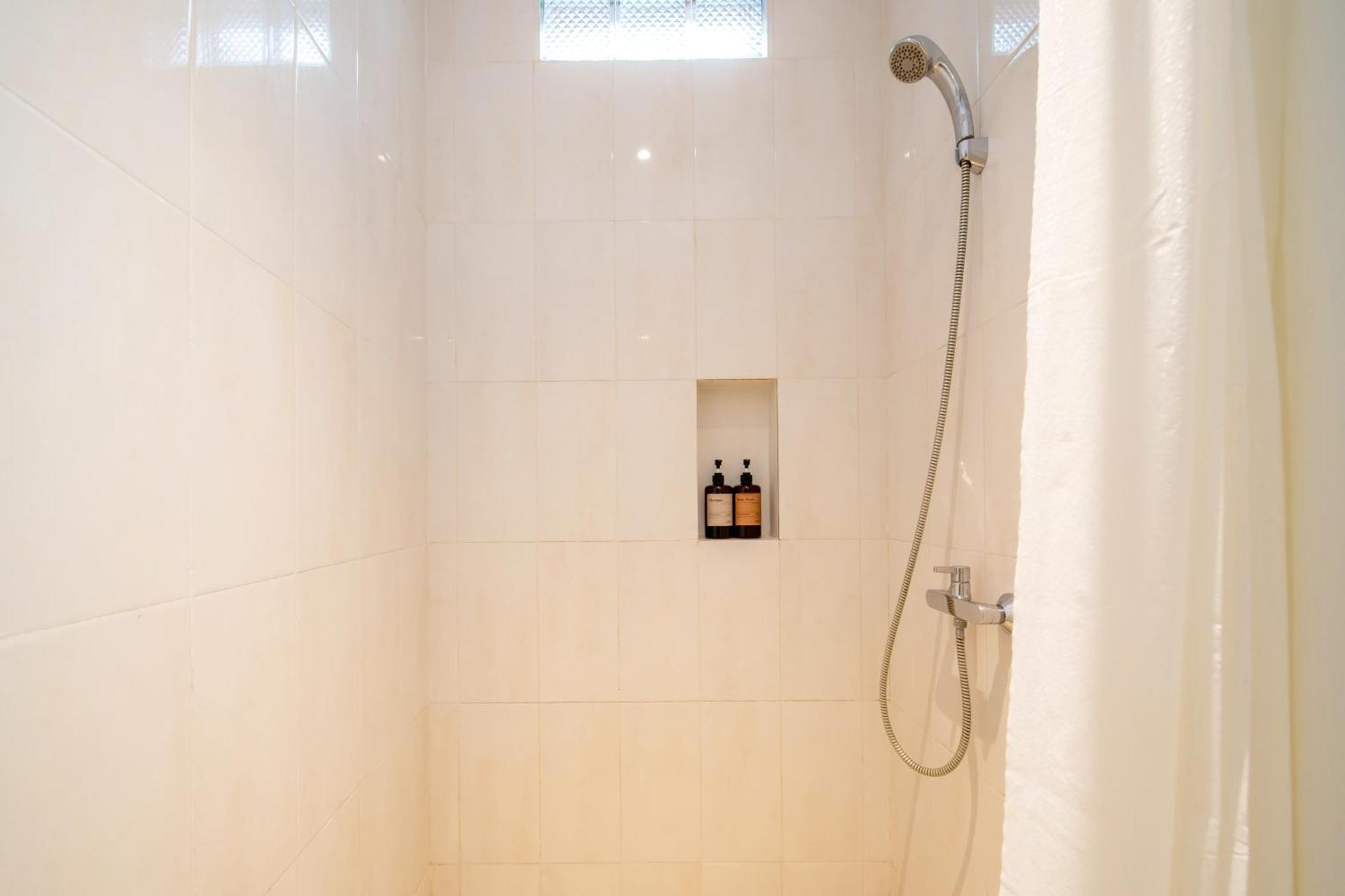 Gelatik Bed And Breakfast Σεμινιάκ Δωμάτιο φωτογραφία