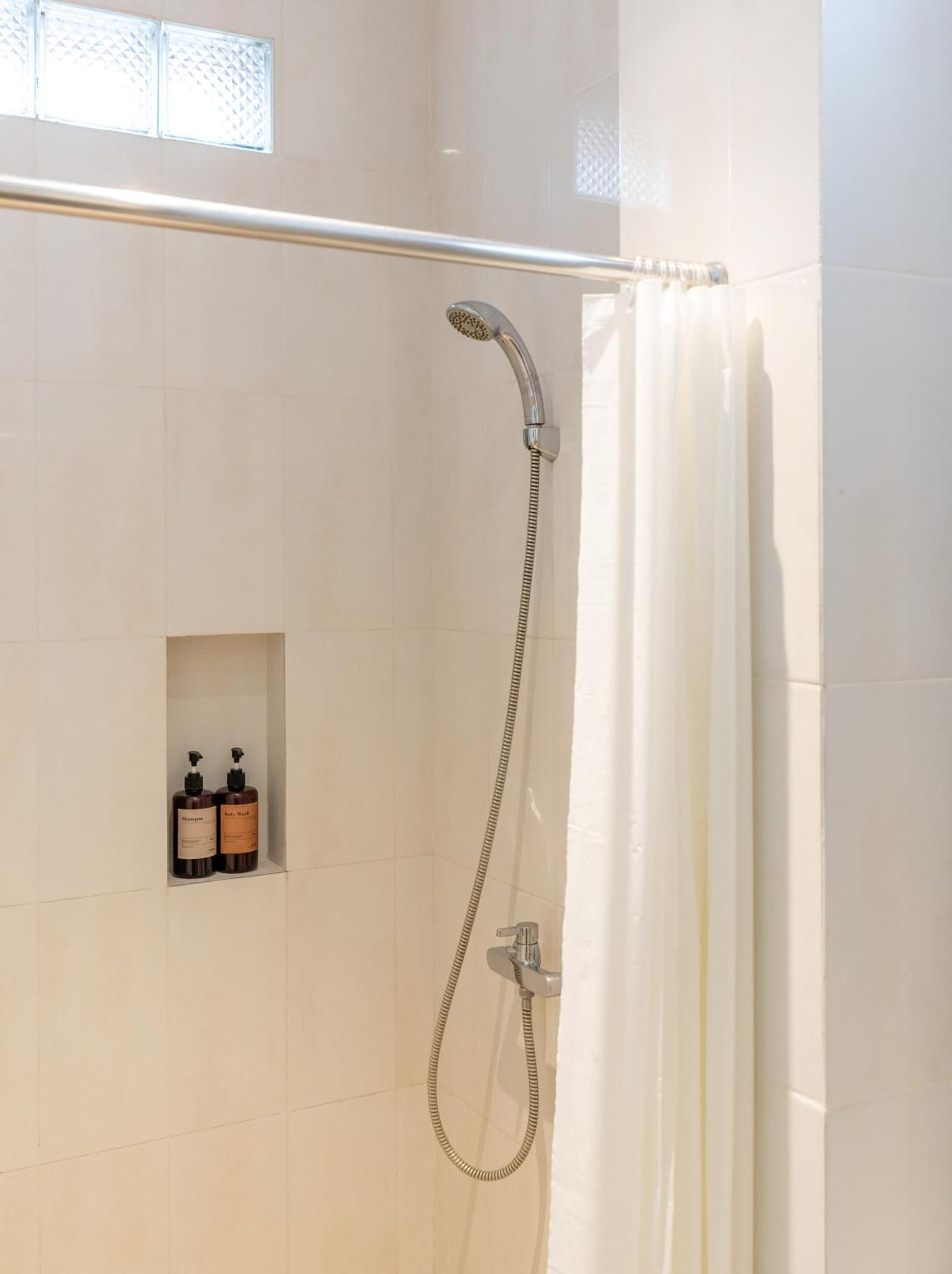 Gelatik Bed And Breakfast Σεμινιάκ Δωμάτιο φωτογραφία